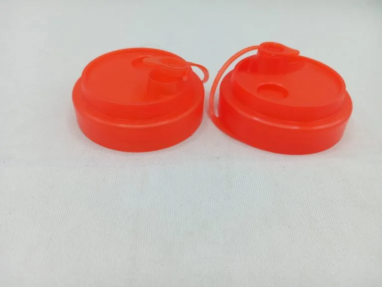 63 mm Red Sipper Cap