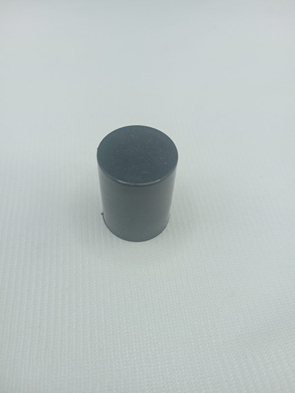 8 and roll on Black cap